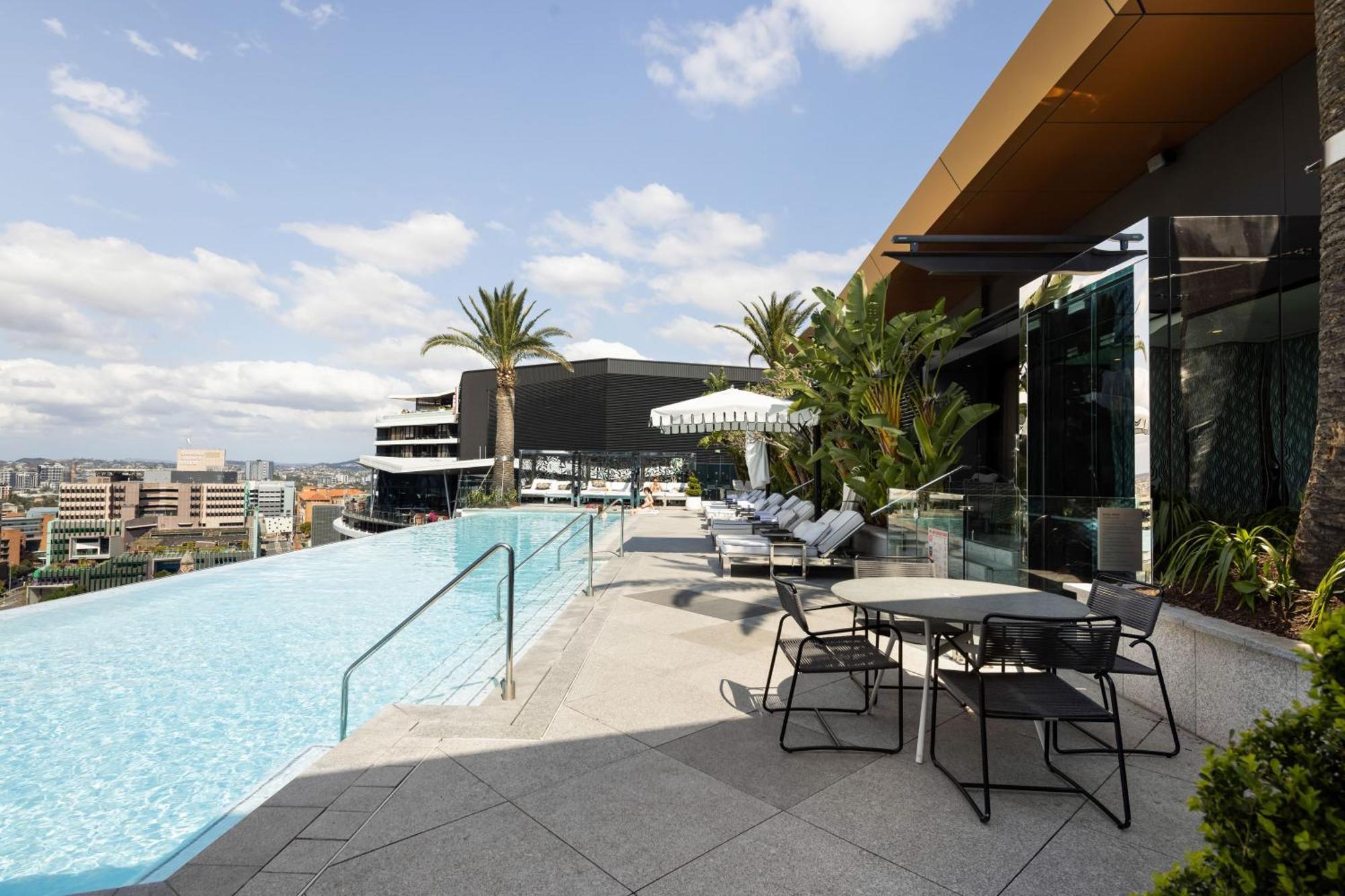 בריסביין Emporium Hotel South Bank מראה חיצוני תמונה The rooftop pool at The Standard